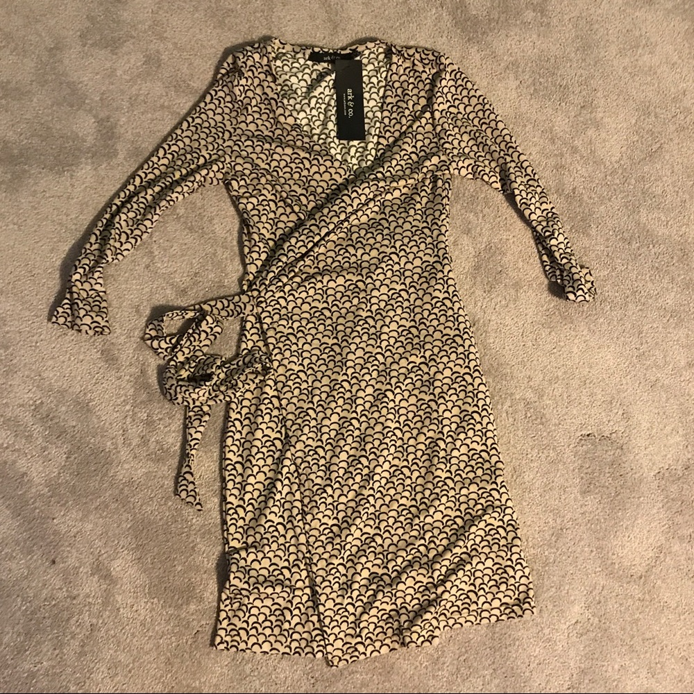NWT printed wrap dress