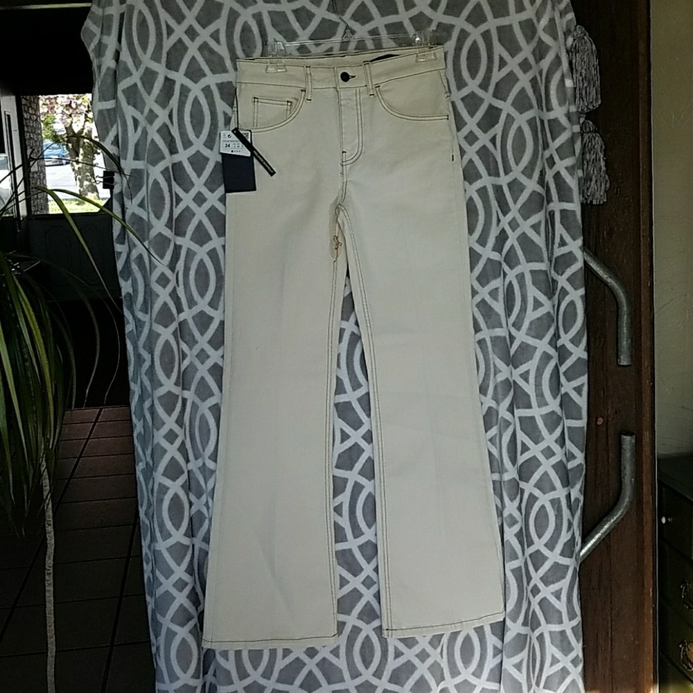 Zara relaxed boot cut cream jeams.