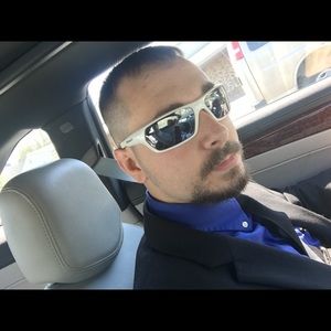 Meet your Posher, Aaron