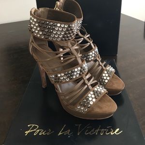 Pour La Victorie heels