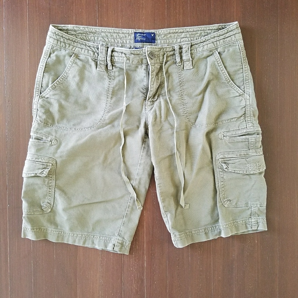 American Eagle Cargo Shorts, size 8