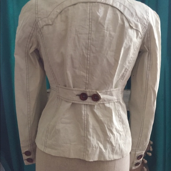 Score! Oilily Wmn's Linen Blend Spring Jacket - Picture 2 of 4