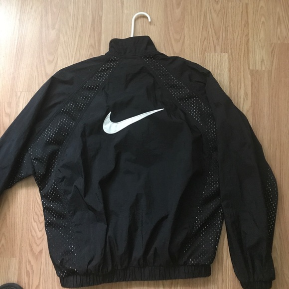 Nike Jackets & Blazers - SUPER FLY VINTAGE NIKE‼️👀💯