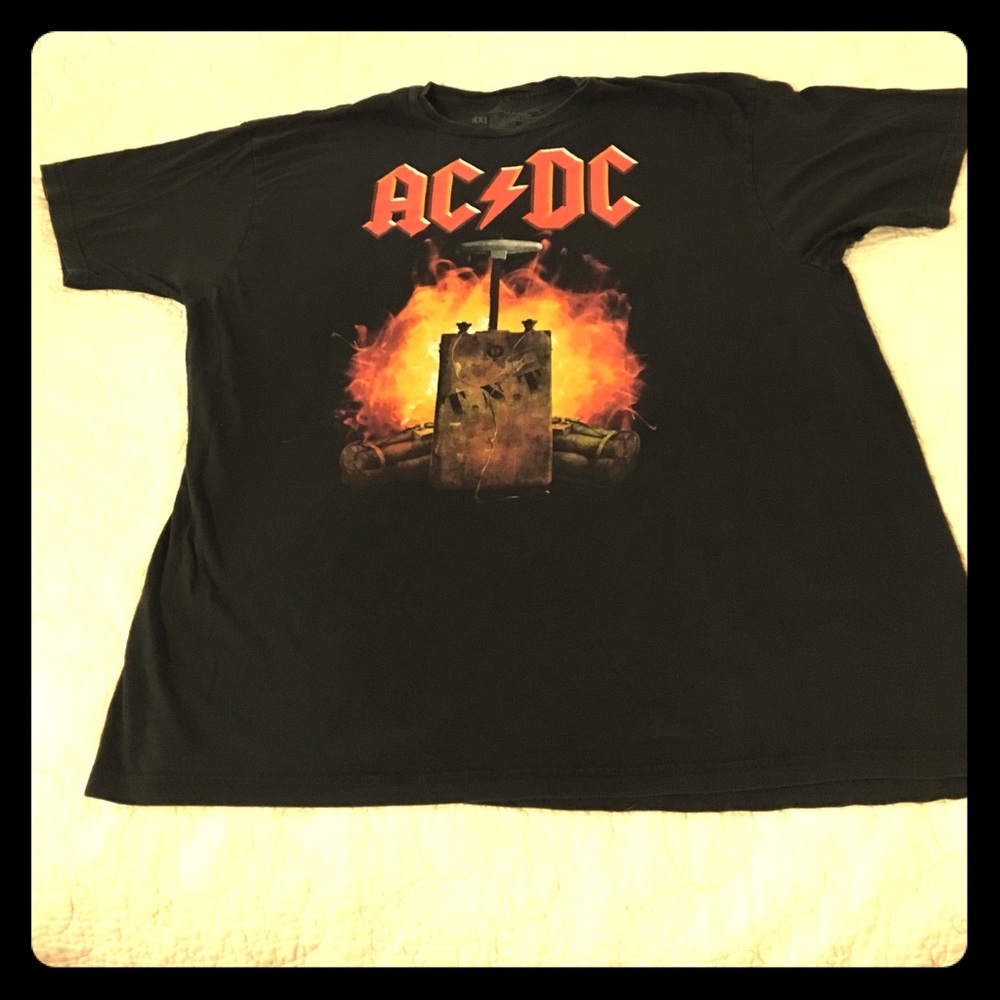 AC/DC concert tee 🎸