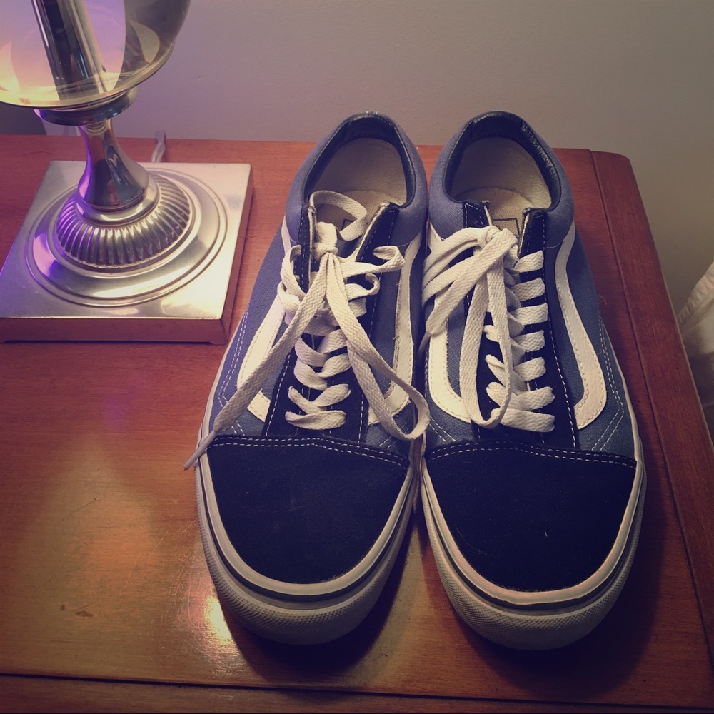 SOLD!  Awesome tie up Van's!