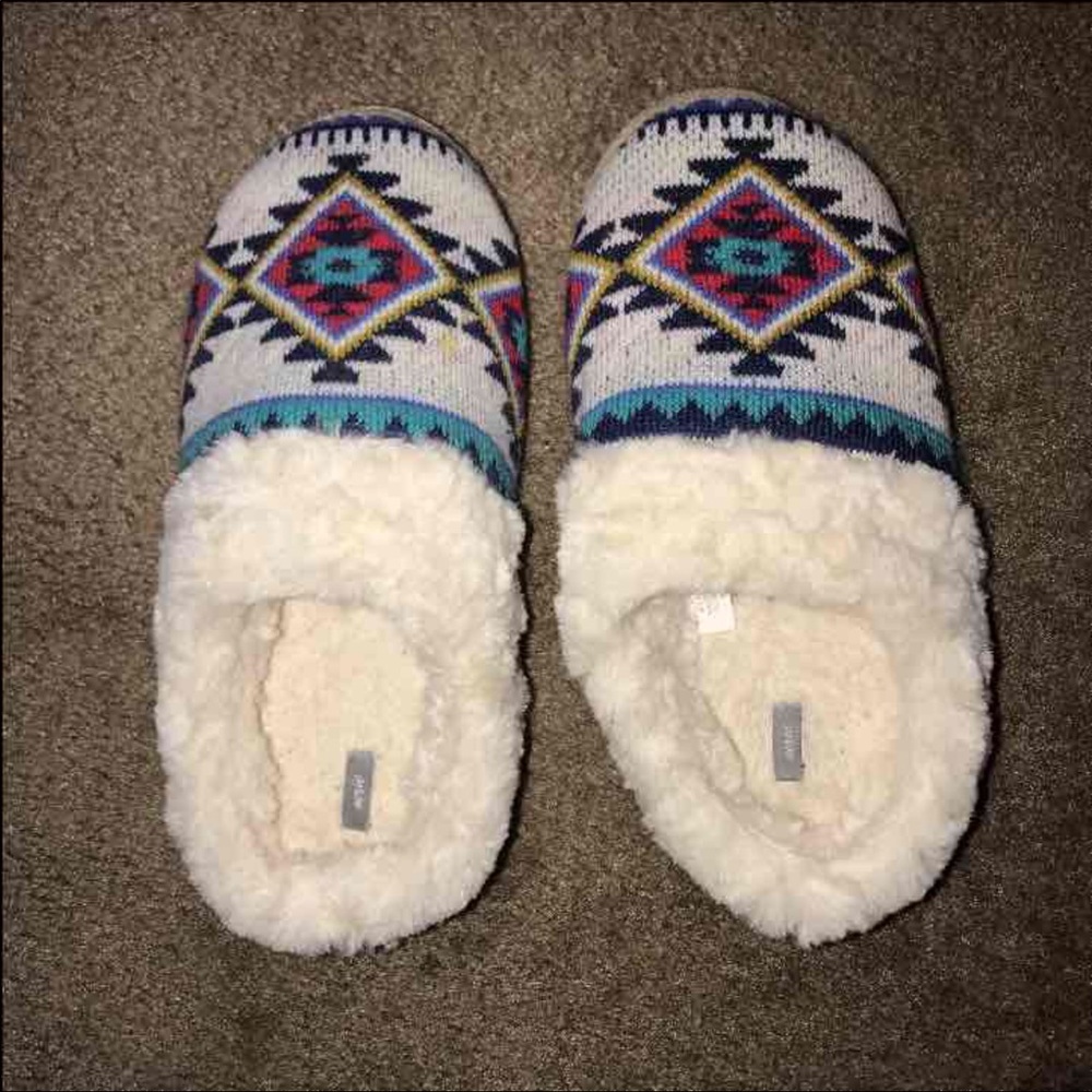 AEO slippers