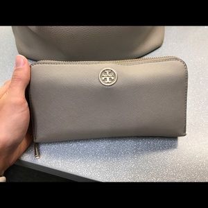 Authentic Tory Burch wallet