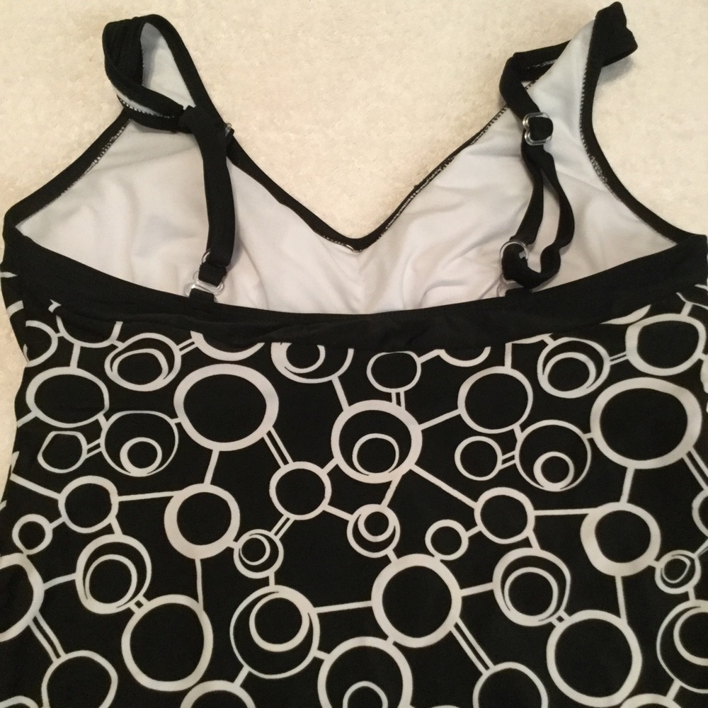 Black Tankini 🖤🖤🖤🖤🖤🖤🖤🖤🖤🖤🖤🖤🖤🖤🖤🖤🖤 - Picture 4 of 6