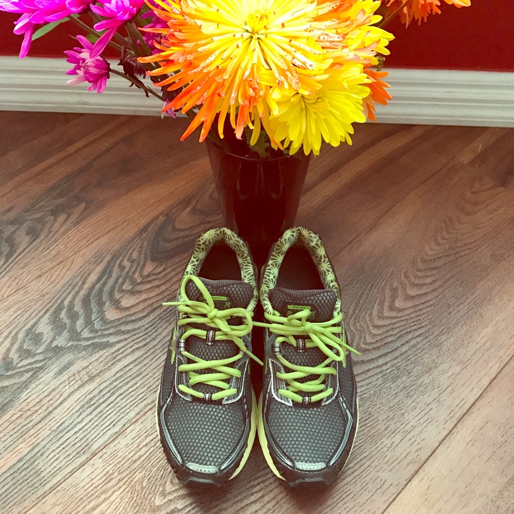 Brooks Ravenna running shoes