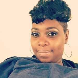 Meet your Posher, Chiquitia