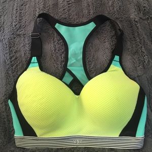 Victoria Secret VSX Sports Bra 34D