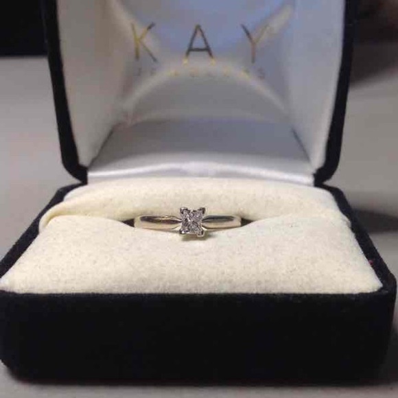 14 K Gold and Diamond ring SZ:7