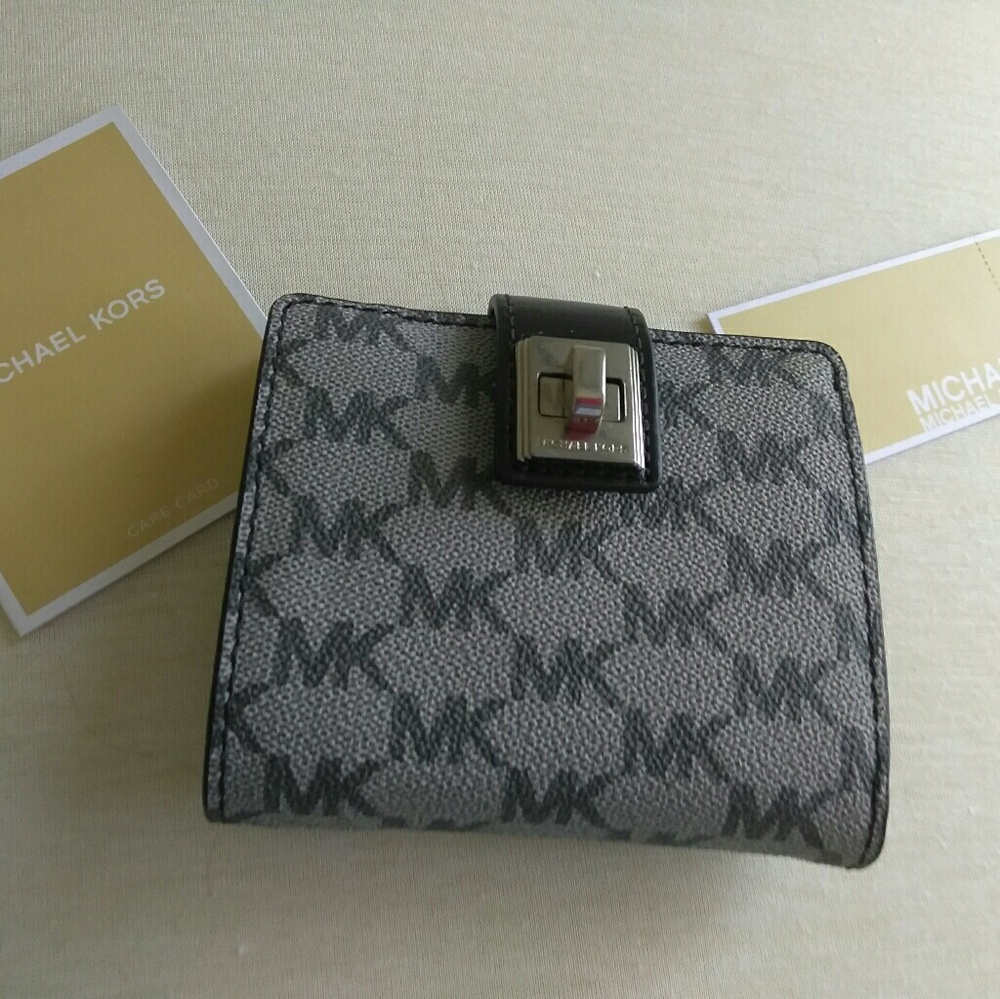 Brand New Michael Kor's Wallet