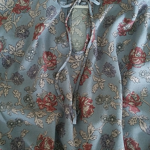 Off The Shoulder Floral Romper - Picture 3 of 6