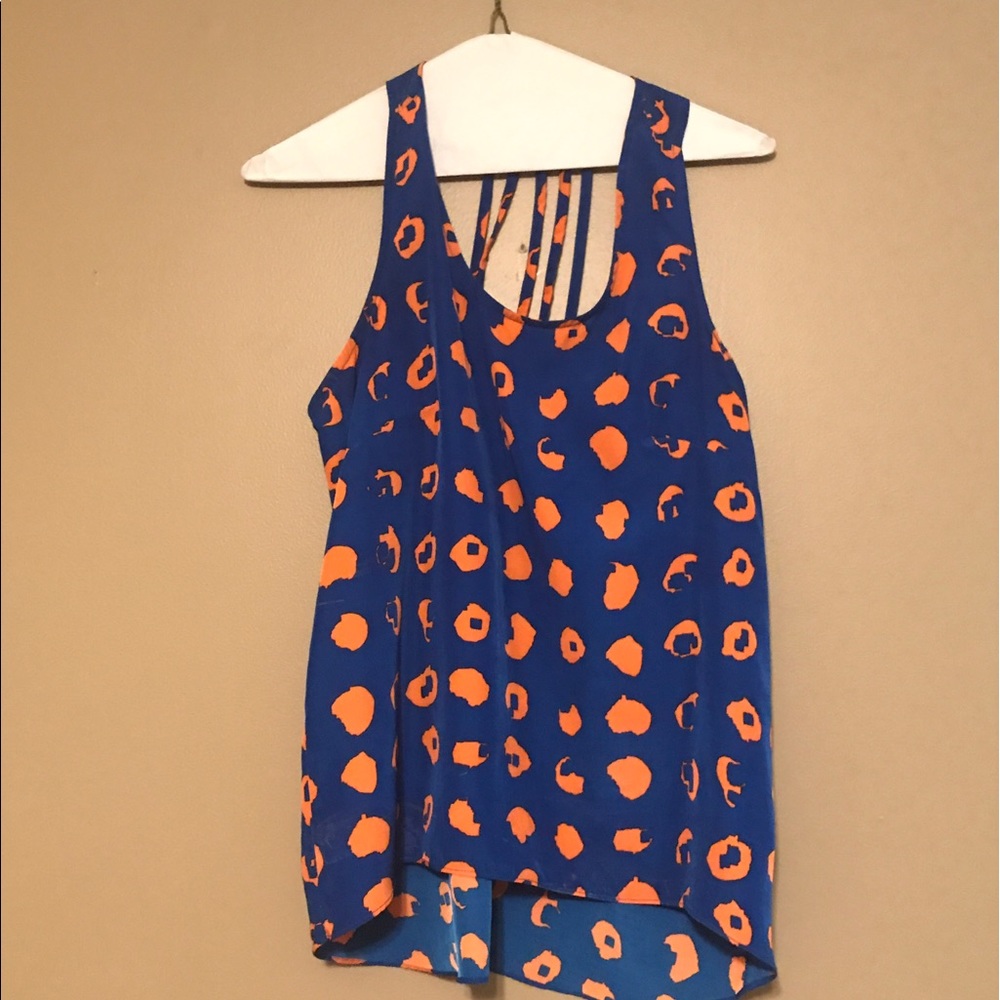 Love this top! Like new size small