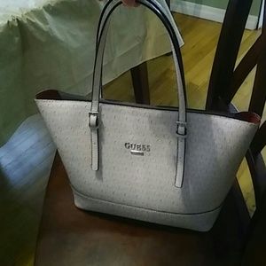 Guess tote handbag 1 Hour sale🔥🔥🔥
