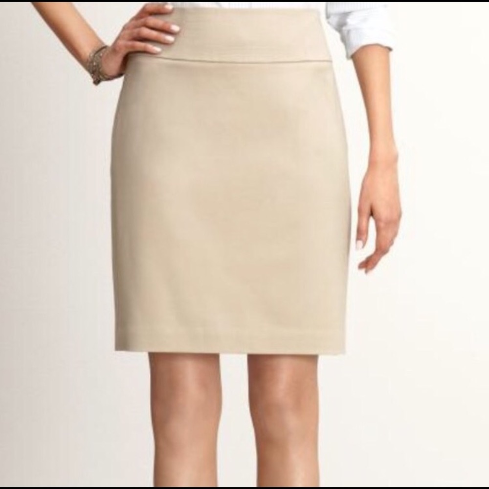 Banana Republic Beige Pencil Skirt Size 6