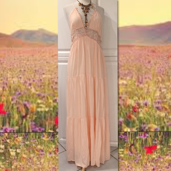 Dresses & Skirts - SOLD! Flattering bohemian maxi dress