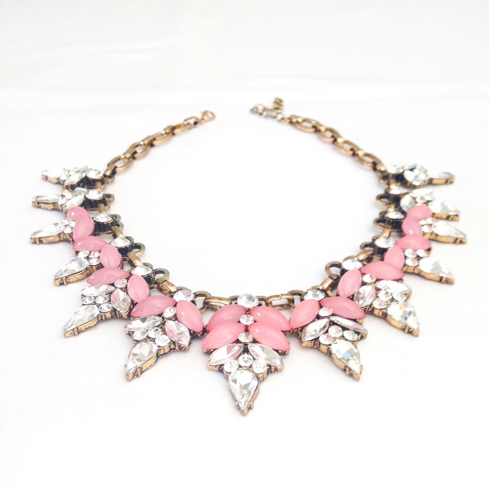 Alice's Chic Boutique necklace - Picture 2 of 3