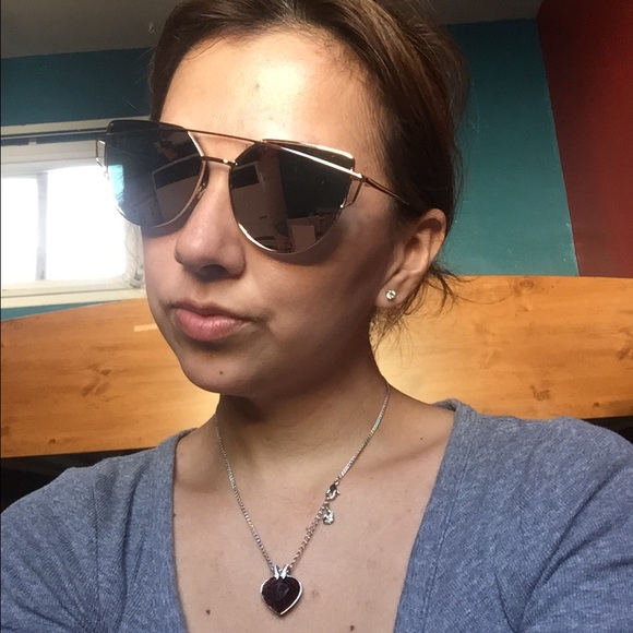 Last pair New Rose gold Mirror sunglasses - Picture 3 of 4