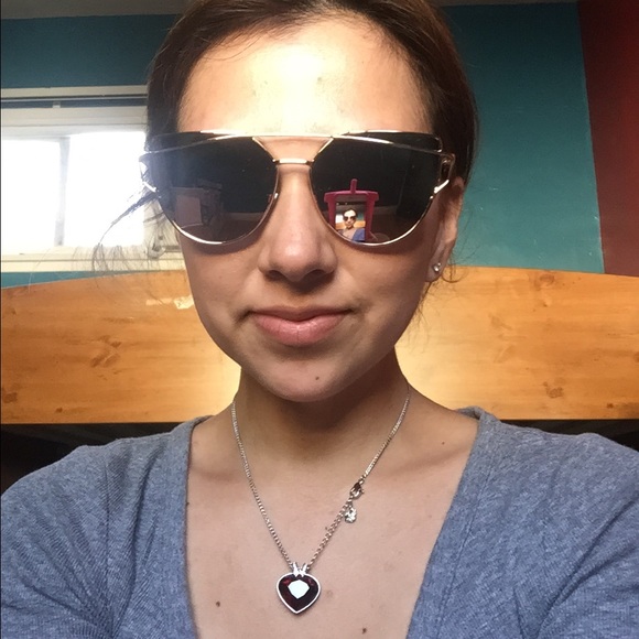 Last pair New Rose gold Mirror sunglasses - Picture 4 of 4