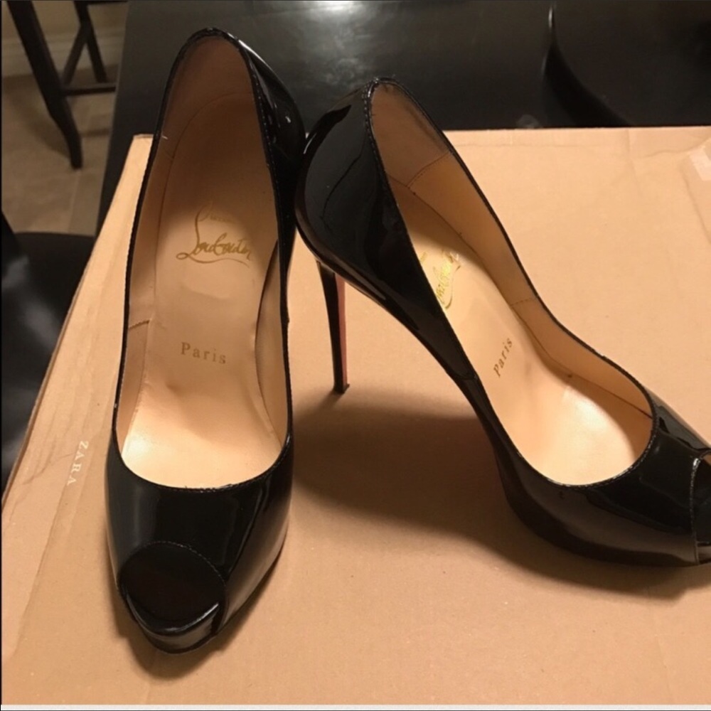 Christian Louboutin Peep Toe