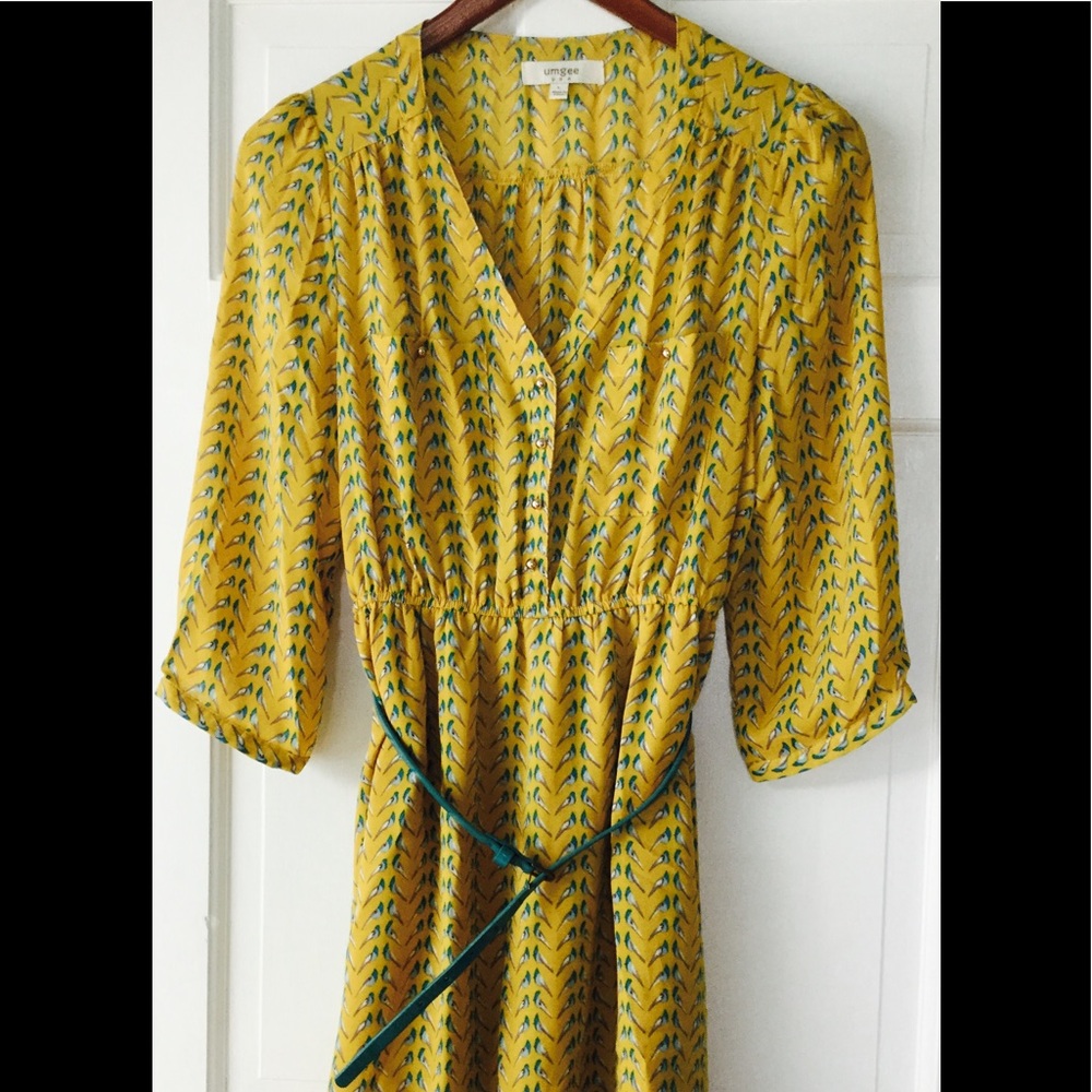 Umgee adorable birdy dress with matching belt.