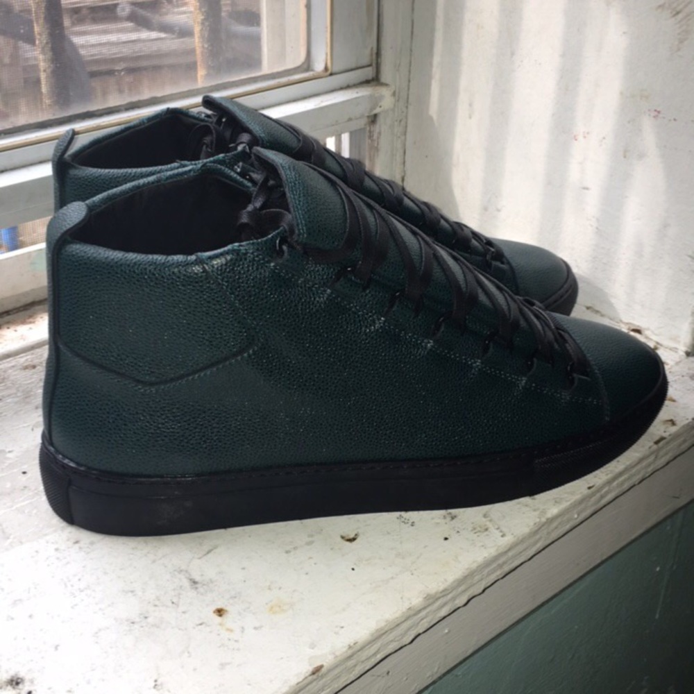 Balenciaga Size 10 fresh