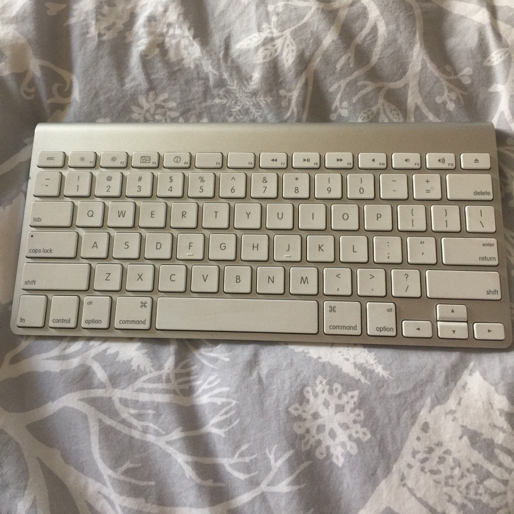 Wireless apple Keyboard