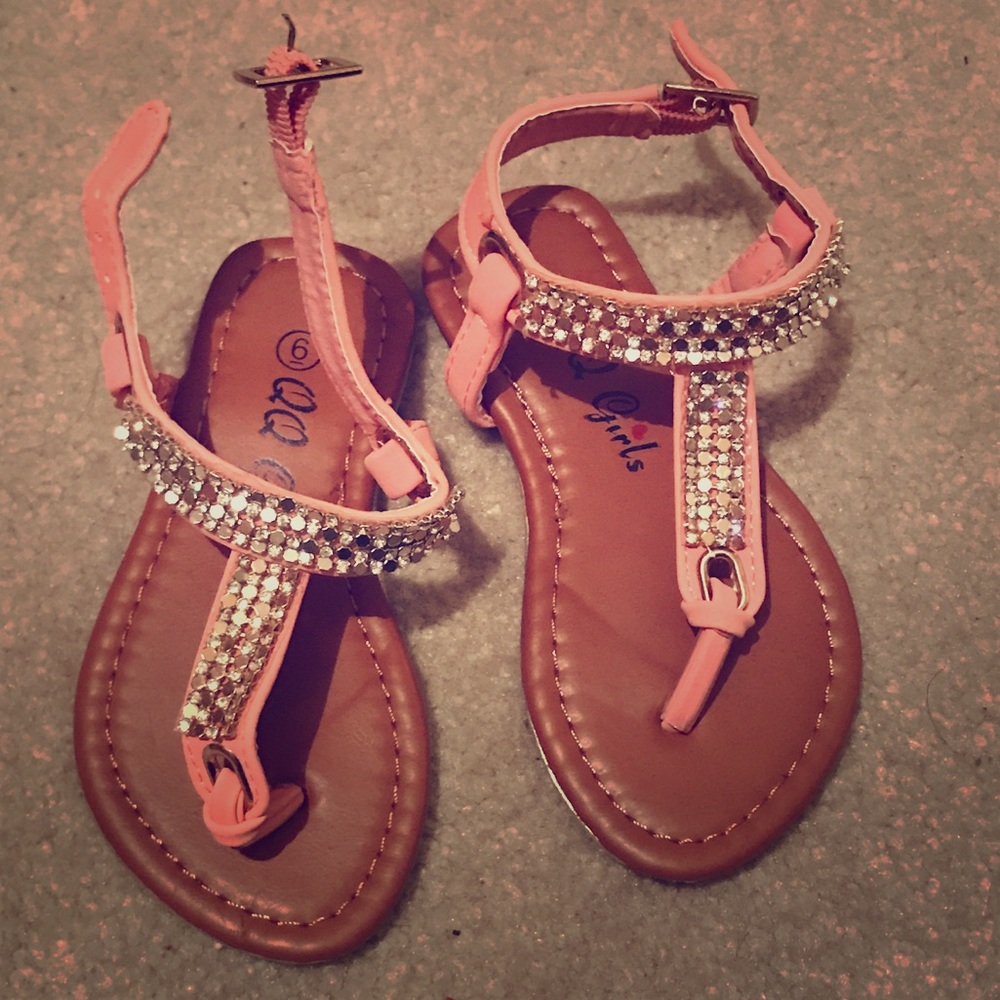 ❌SOLD❌ coral toddler sandals