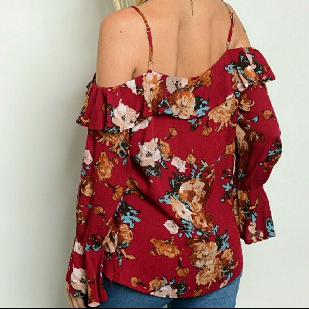Beautiful Off The Shoulder Floral Top. - Picture 2 of 7
