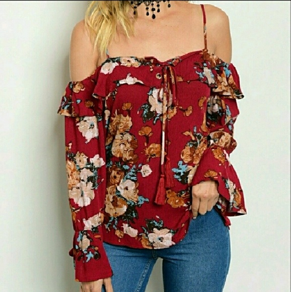 Beautiful Off The Shoulder Floral Top. - Picture 7 of 7