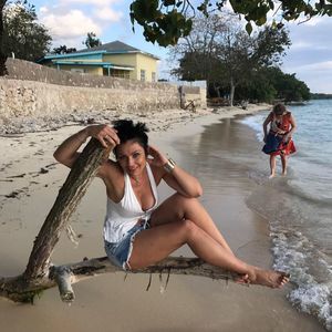 Meet your Posher, Alexandra