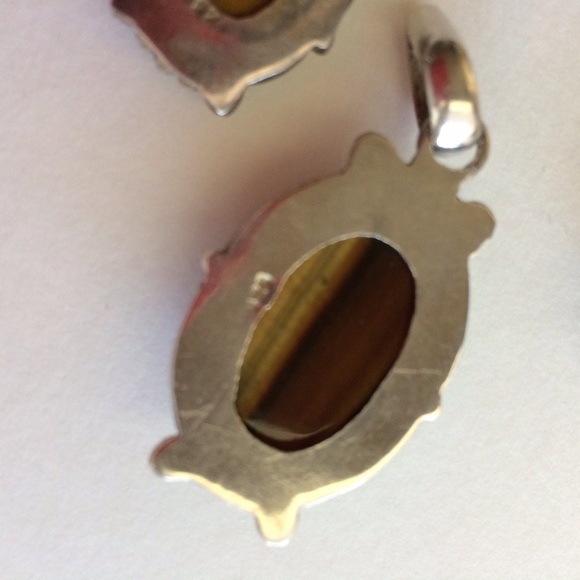 Tigers Eye Pendant Earring Set - Picture 3 of 3