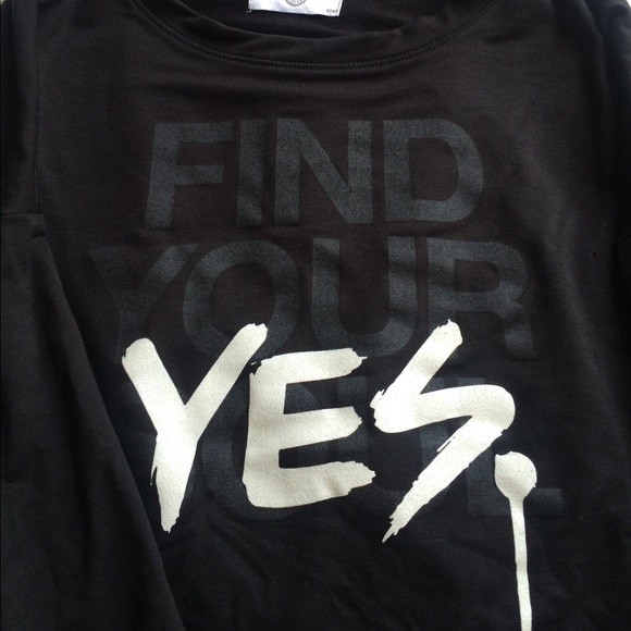 💛NWT SoulCycle pullover! Free headband! - Picture 3 of 6