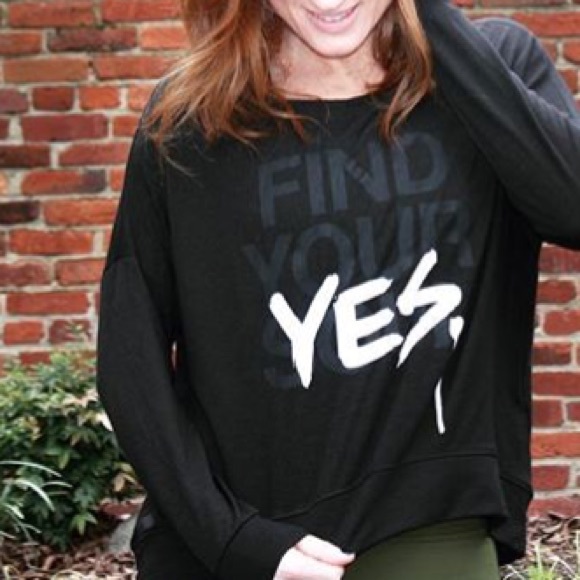 💛NWT SoulCycle pullover! Free headband! - Picture 5 of 6