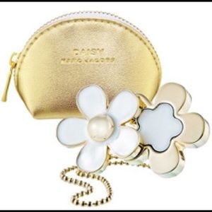Marc Jacobs Daisy perfume ring never used