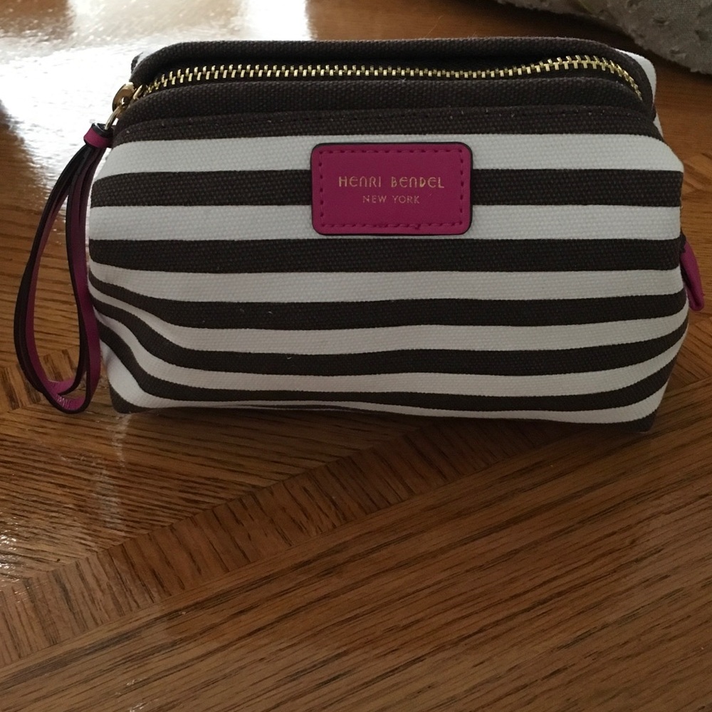 This is a Henri Bendel cosmetic case new