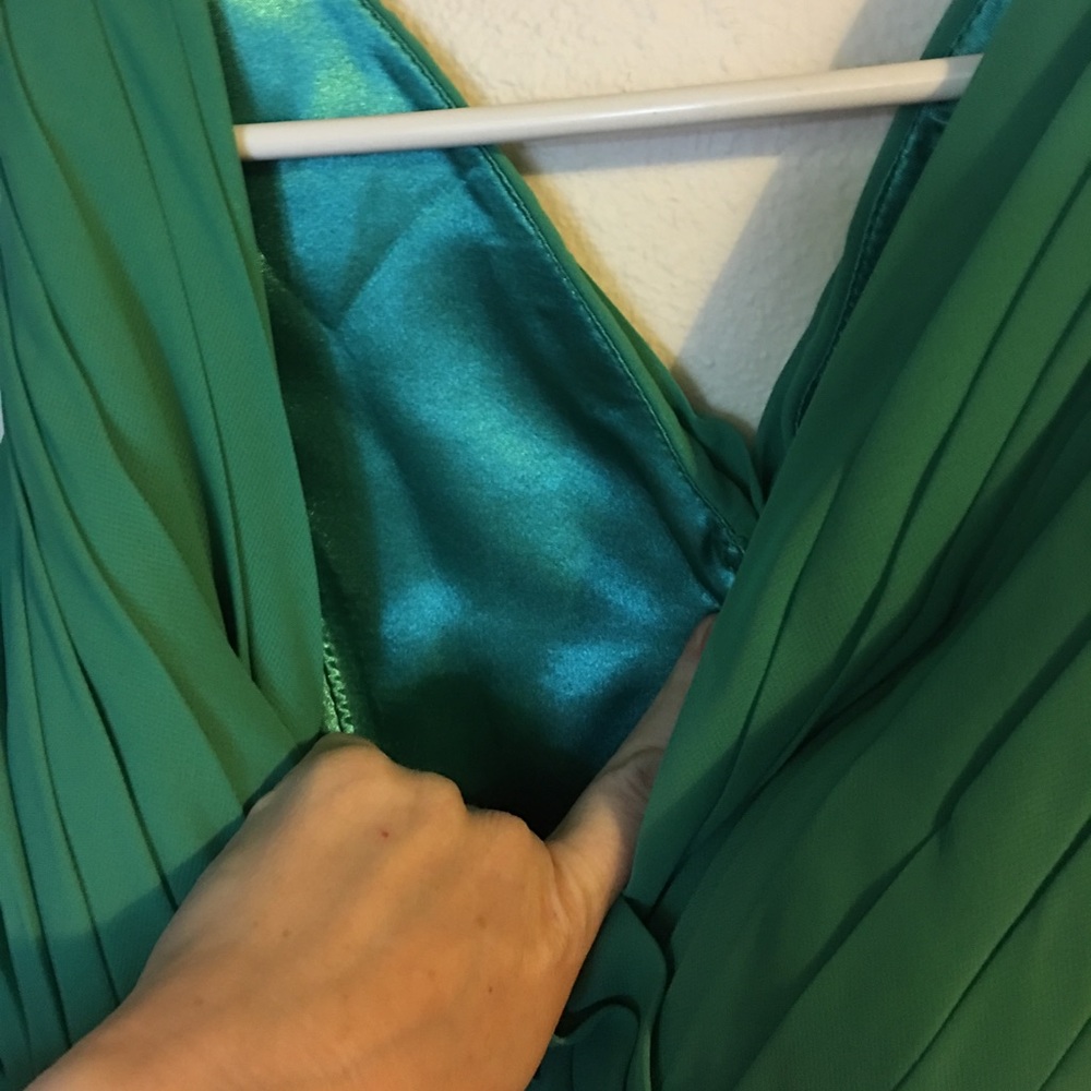 Dress - Picture 3 of 3