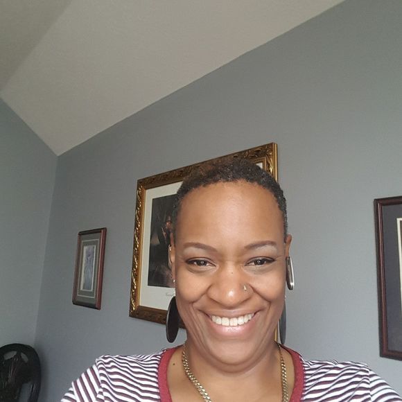 Meet your Posher, Tabitha - Picture 1 of 1