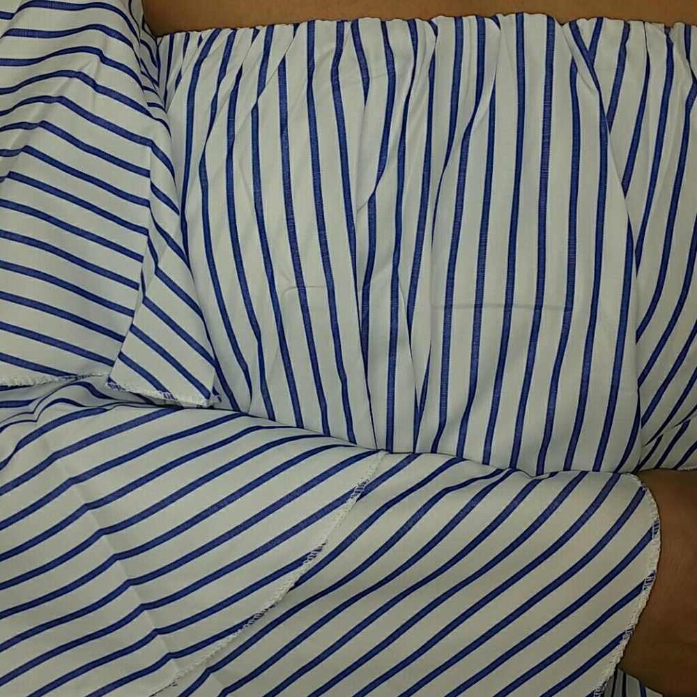 ๐๐LAST 1๐ Chic ruffle off shoulder top - Picture 4 of 4