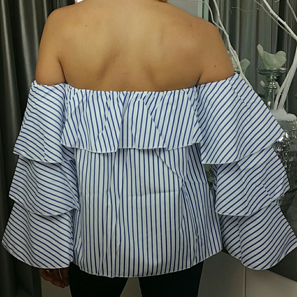 ๐๐LAST 1๐ Chic ruffle off shoulder top - Picture 3 of 4