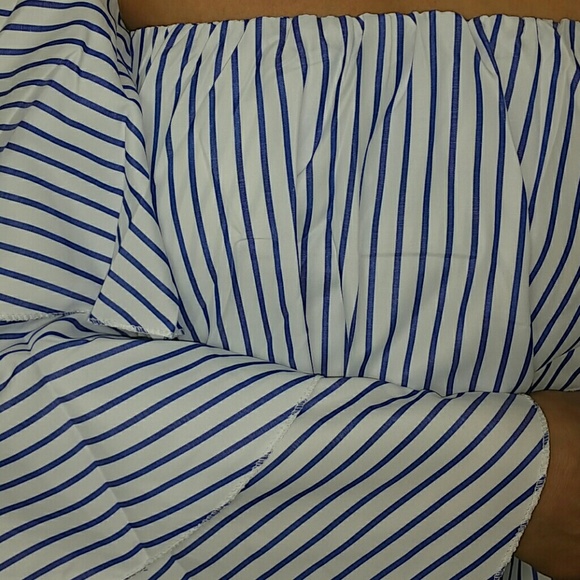 🌟💕LAST 1💕 Chic ruffle off shoulder top - Picture 4 of 4