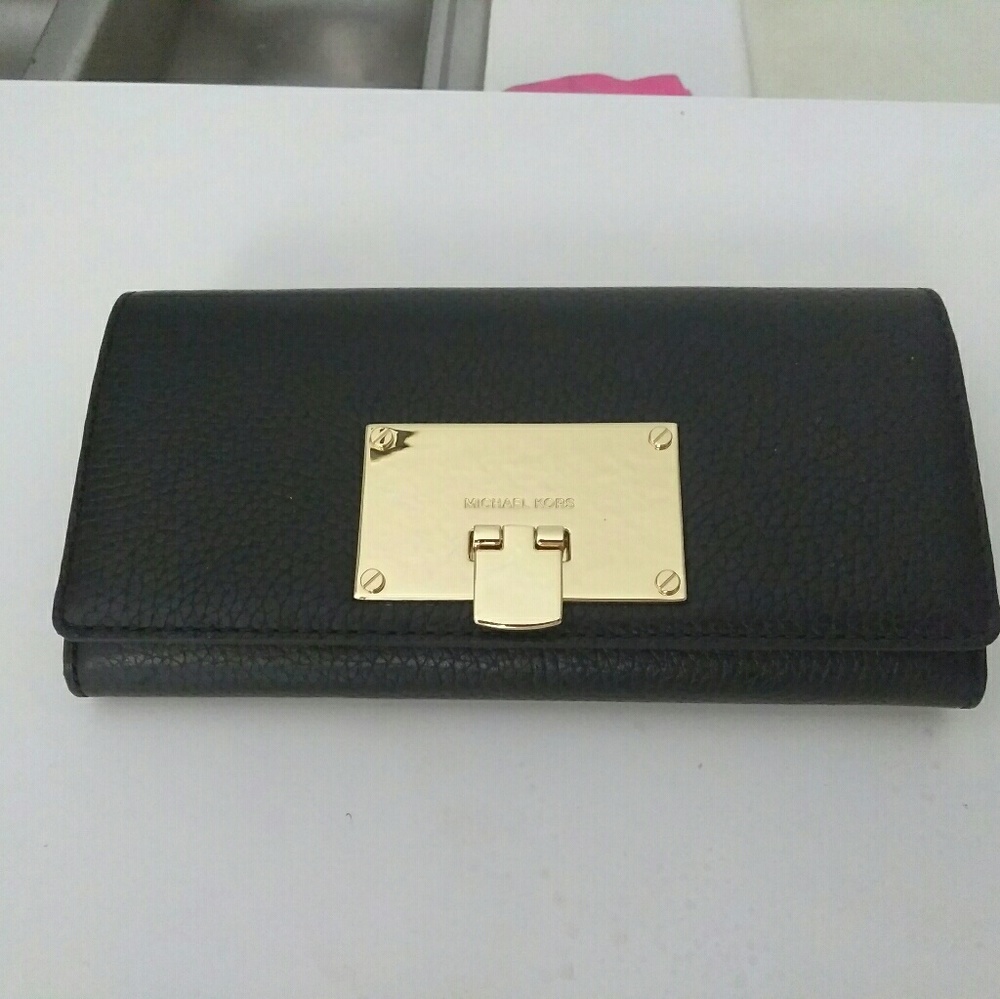 Brand New Michael Kors Wallet