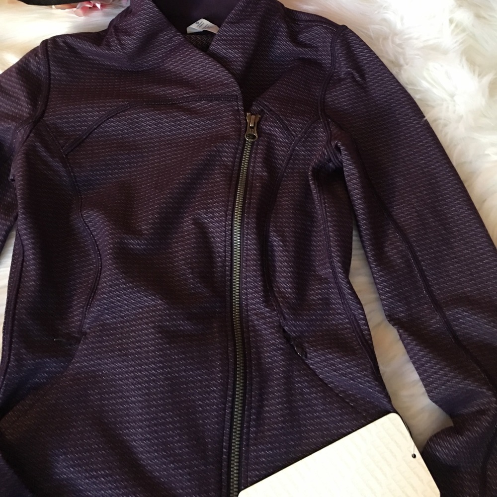 Lululemon Precision Jacket Plum - Picture 2 of 5
