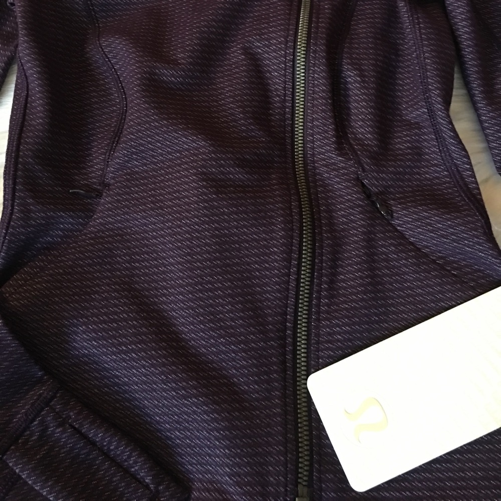 Lululemon Precision Jacket Plum - Picture 3 of 5