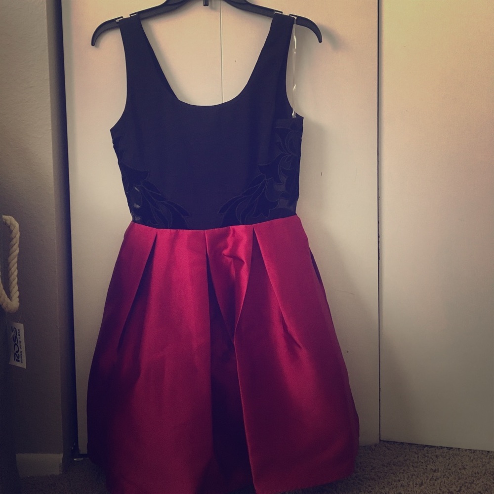 PROM DRESS Black and burgundy