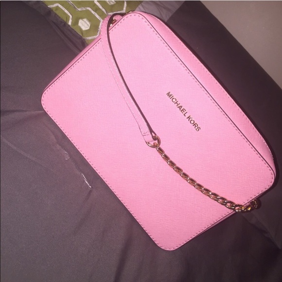 💖 PÍNK MK Crossbody 💝 - Picture 1 of 4