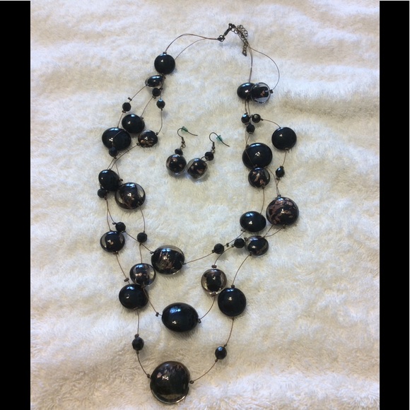 Multi Strand Necklace & Earrings on Wire - Picture 2 of 2