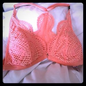 New Victoria Secrets Bralette - size M